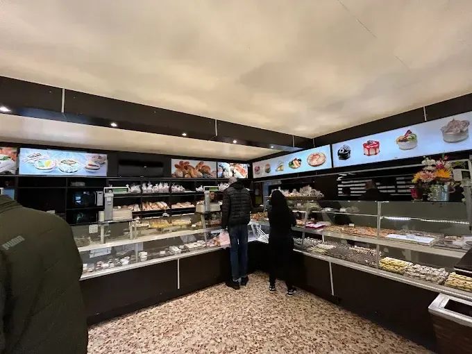 Frente de Confitería la Coruñesa