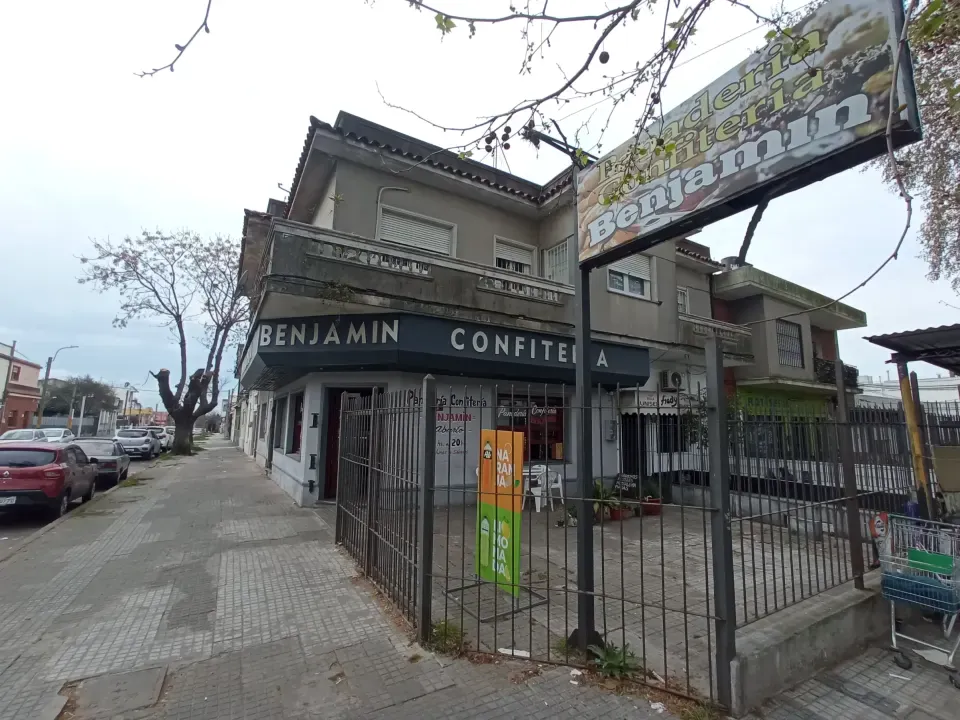 Frente de Panadería y confitería Benjamín