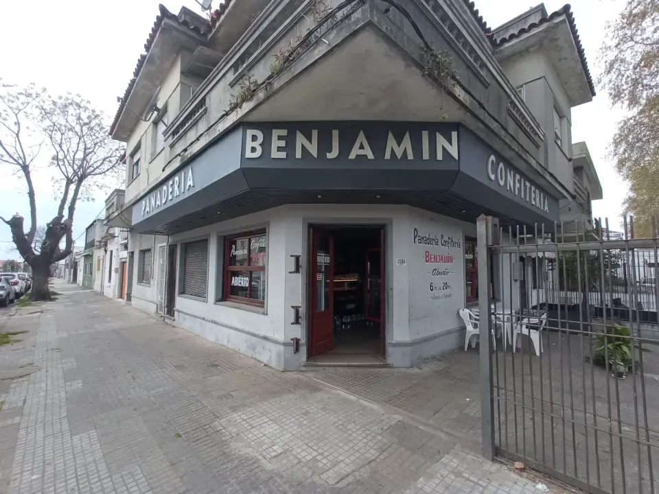 Foto 2 de Panadería y confitería Benjamín