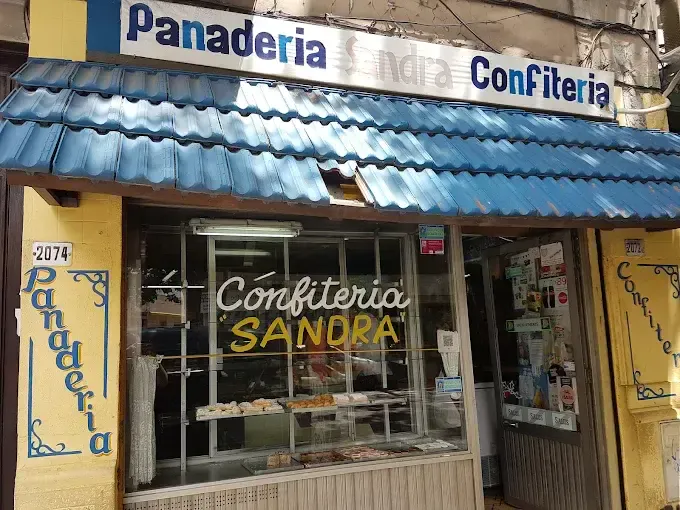 Frente de Panadería Confitería Sandra