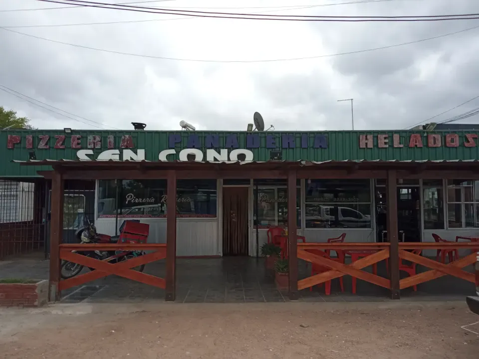 Frente de Panaderia Confiteria y Pizzeria San Cono