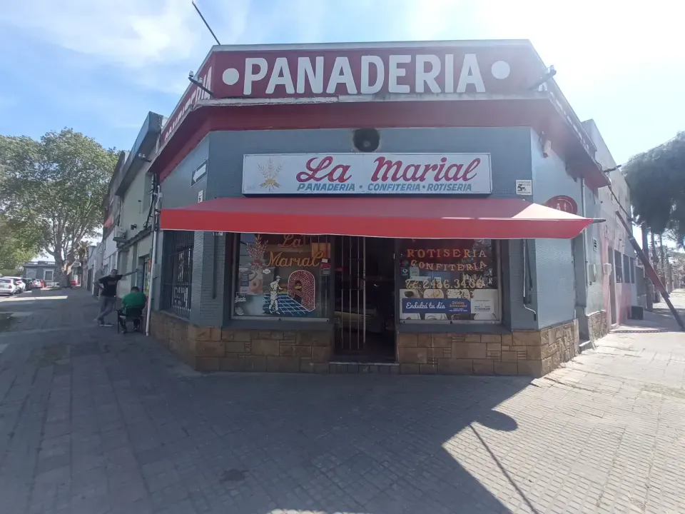 Frente de Panadería la Marial
