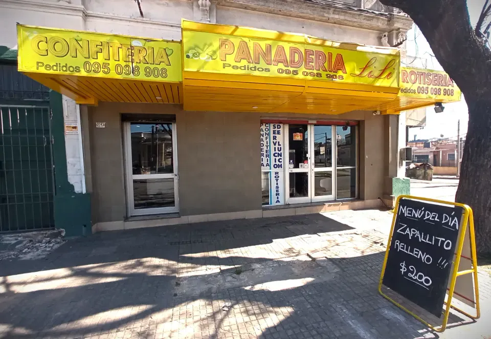 Frente de Panadería Lili