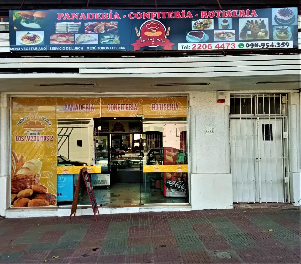 Frente de Panaderia y Confitería los Vazquitos 2