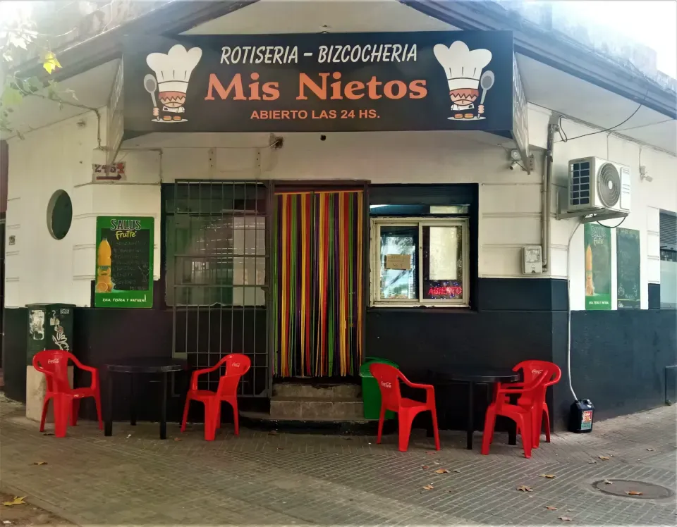 Frente de Panadería MIS Nietos