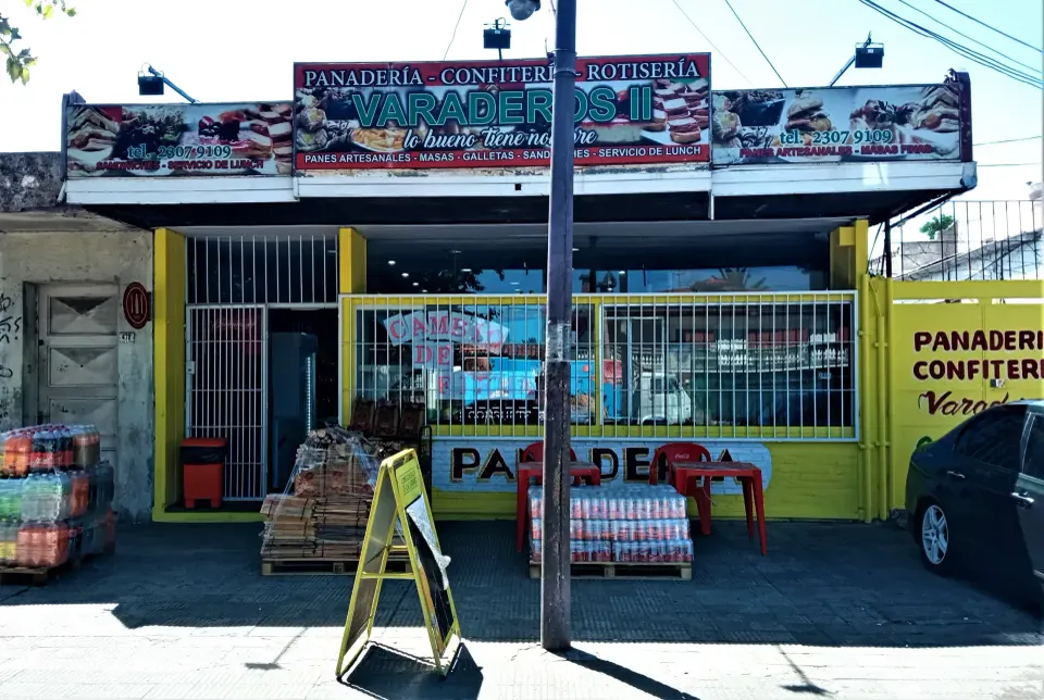 Frente de Panadería Varaderos 2
