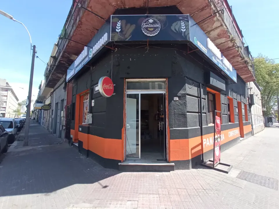 Frente de Panadería y confitería la tentación