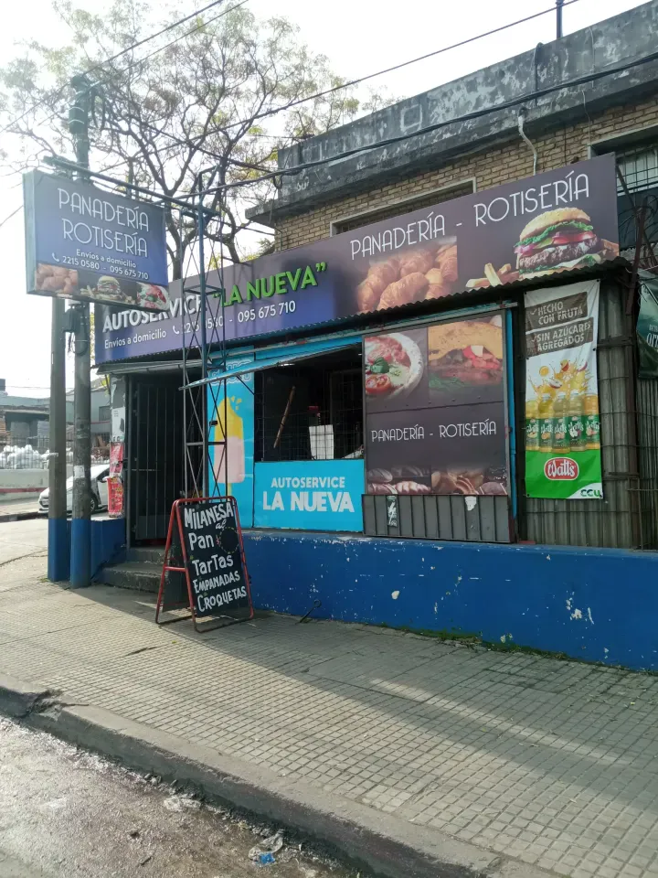Frente de Panadería y Rotisería la Nueva