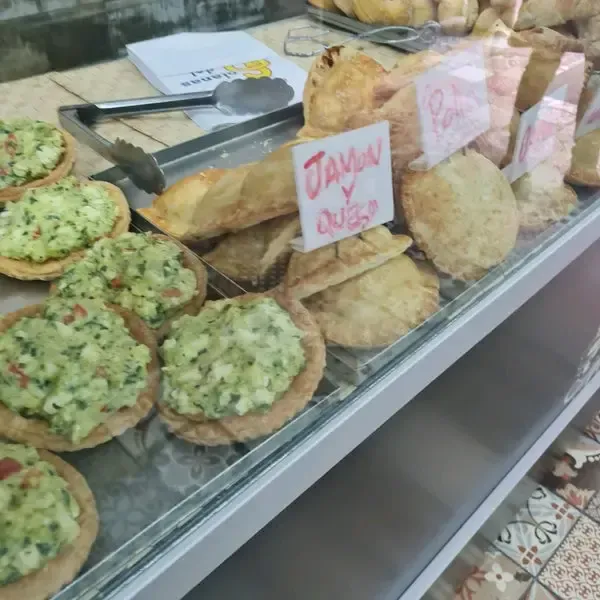 Foto 3 de Rotisería y Panadería Solanas del Prado